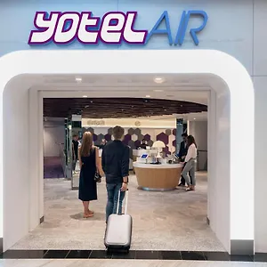Yotelair Changi Airport Landside 4* Сингапур